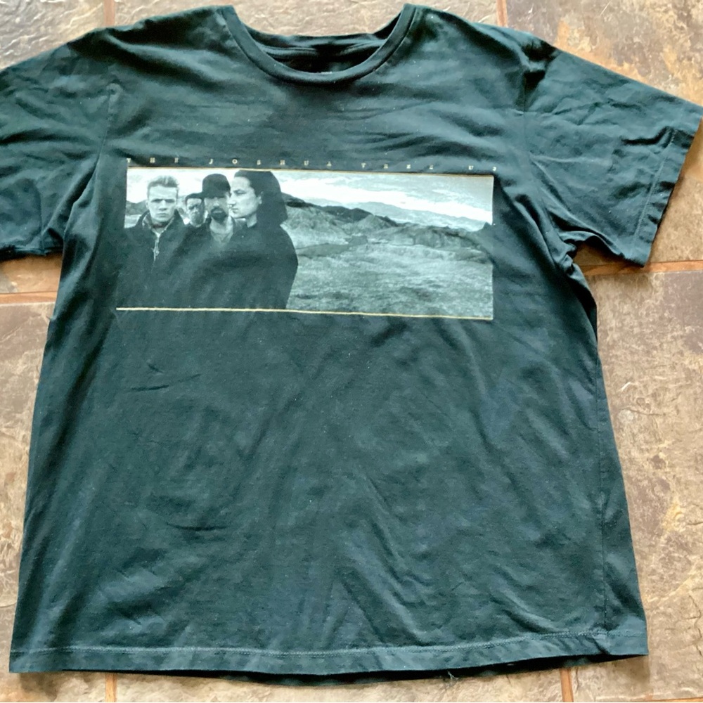 U2 Joshua Tree with Bono concert T-shirt 2017.